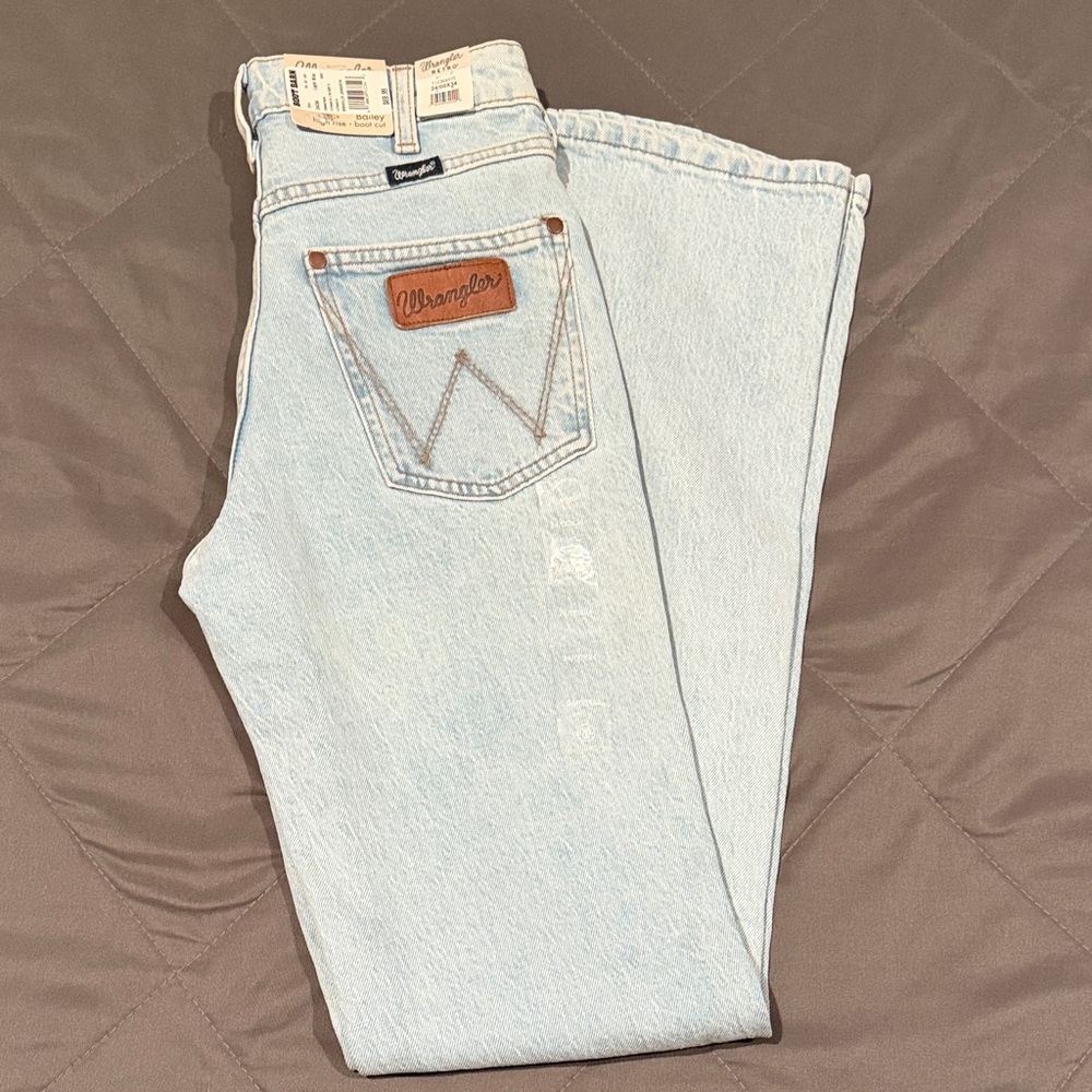 Wrangler Women's Boot Cut Jeans in Light Blue
